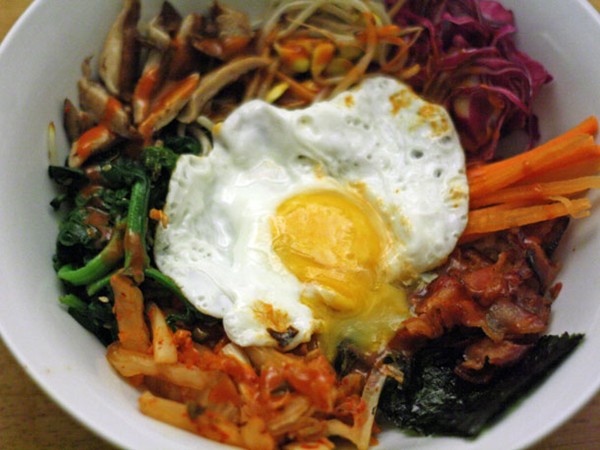 Bibimbap with bacon and kimchi