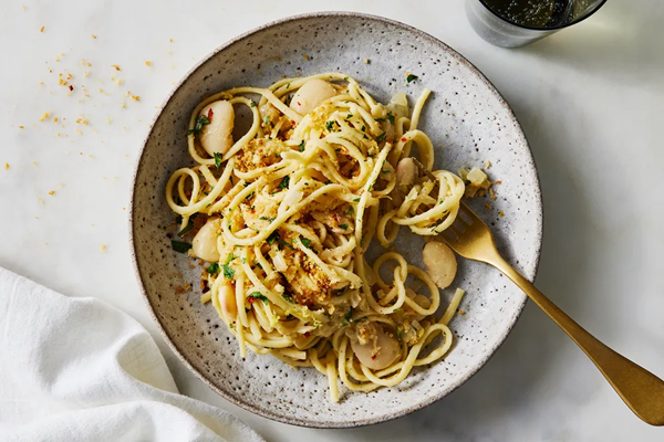 Big bean sorta-scampi with linguine