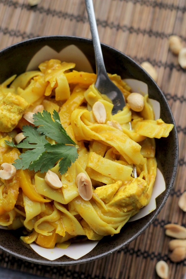 Big hot curry noodle pot