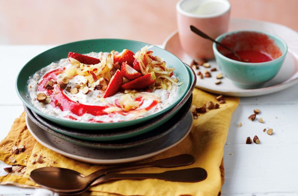 Bircher muesli with apple, strawberry and almond