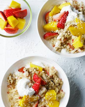 Bircher muesli with strawberry and mango