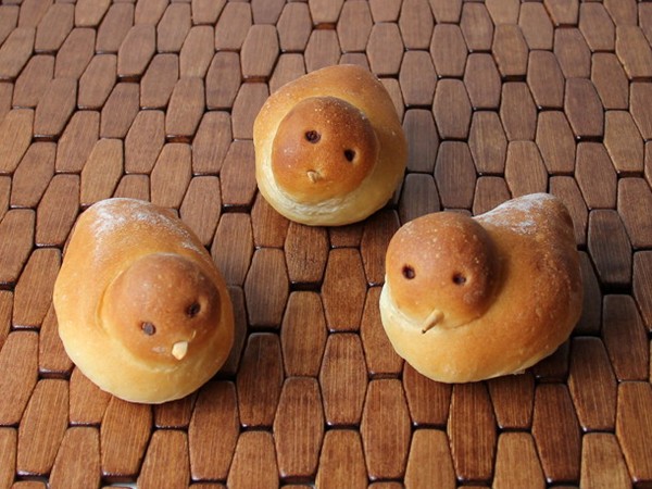 Birdie bread rolls