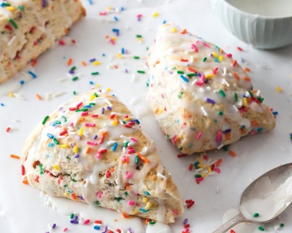 Birthday cake scones with vanilla glaze