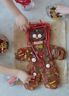 Birthday cakeman or cakewoman (Kagemand)