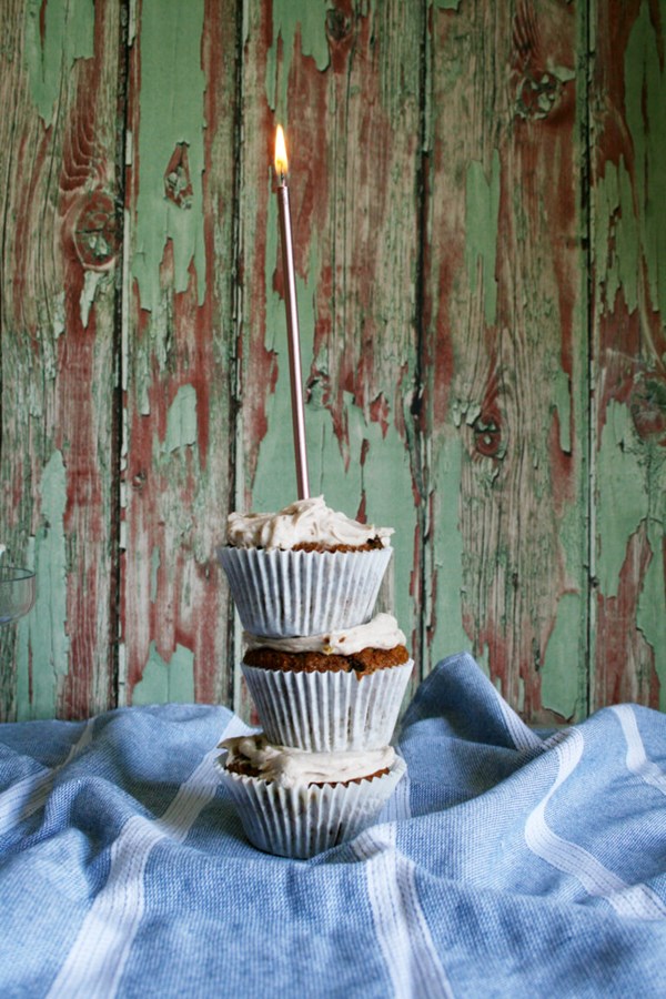 Birthday carrot-cake cupcakes