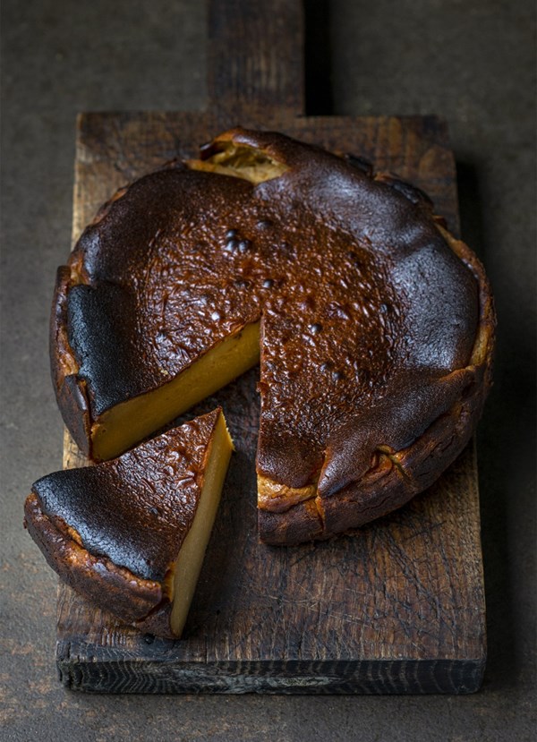 Biscoff Basque cheesecake