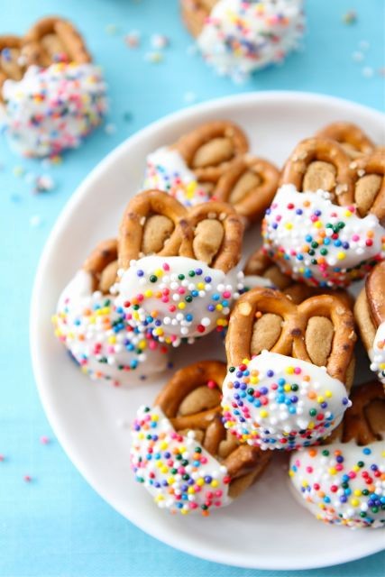 Biscoff pretzel bites with white chocolate
