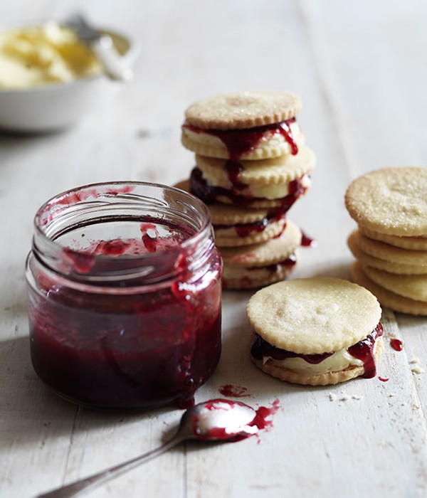 Biscotti with blood plum conserva