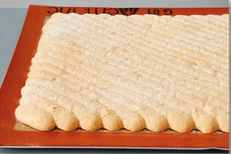 Biscuit à la cuillère (meringue method)