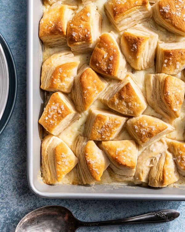 Biscuits and gravy casserole