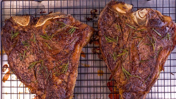 Bistecca Fiorentina with parsley sauce