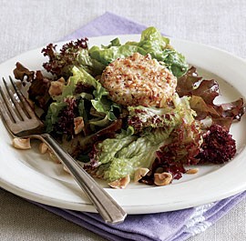 Bistro salad with warm goat cheese