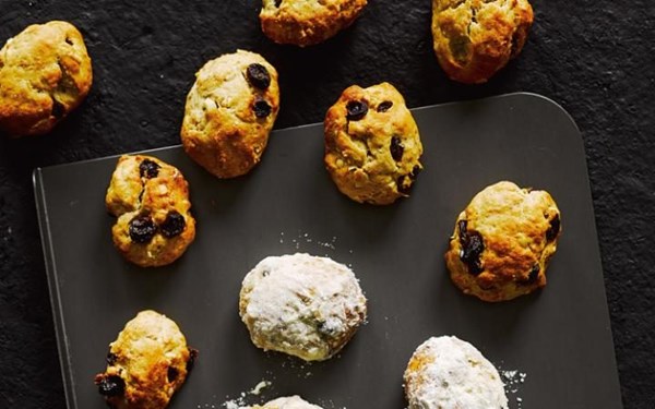 Bite-size stollen (Stollenkonfekt)
