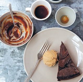 Bitter chocolate and salted caramel torte