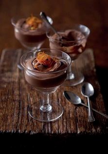 Bitter chocolate mousse with orange zest (Mousse au chocolat noir et zest d'orange)