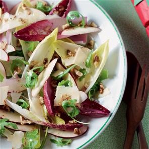 Bitter leaf salad with apples and walnuts