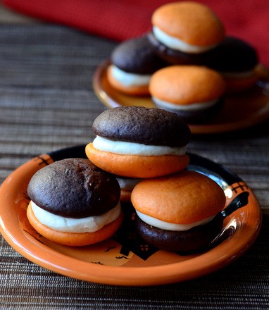 Black and orange Halloween whoopie pies