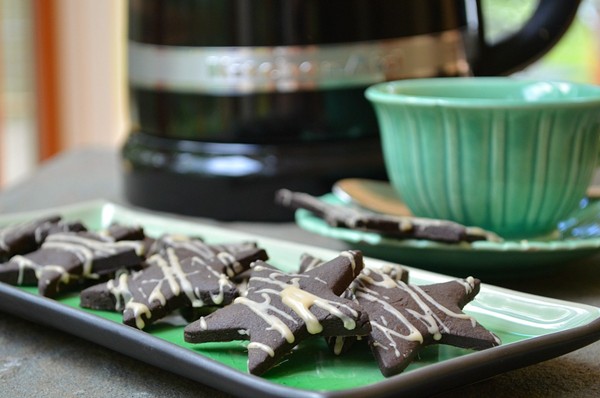 Black and tan cookies