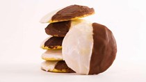 Black-and-white cookies [Buddy Valastro]