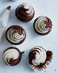 Black-and-white cupcakes