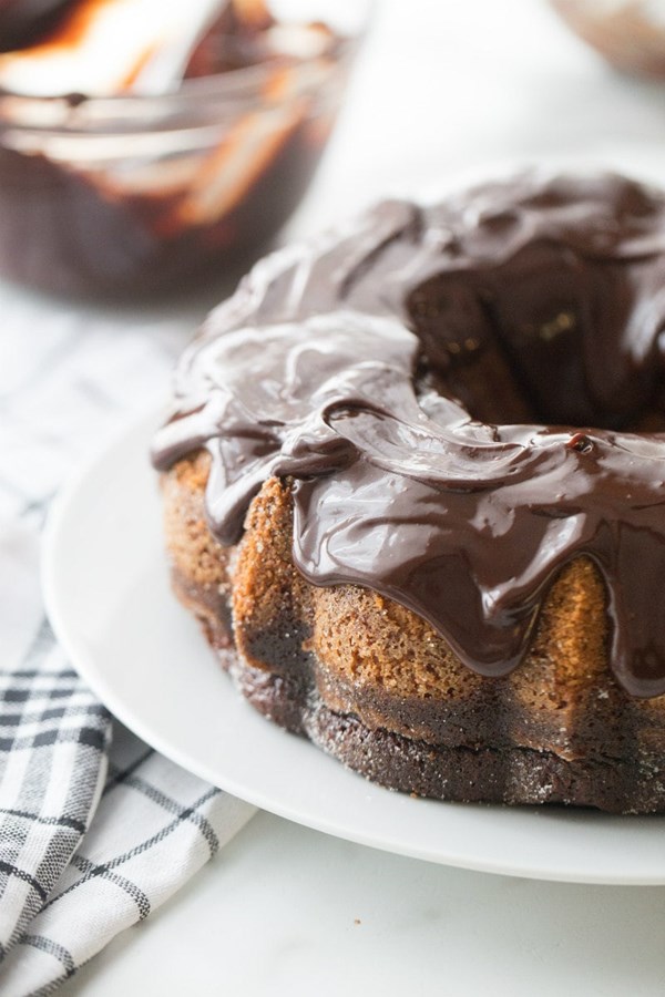 Black and white pound cake [chocolate ganache]