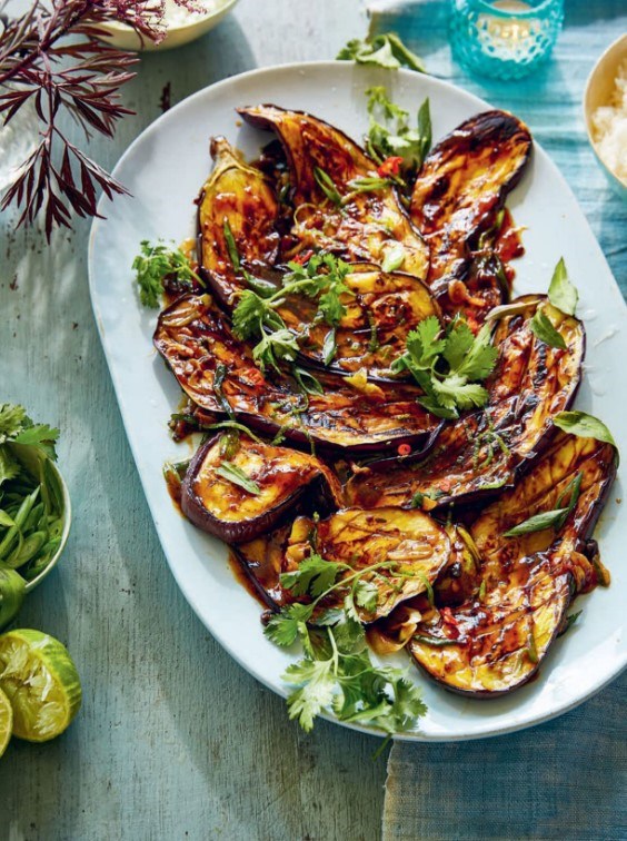Black bean aubergines (Cà tím xào sốt tương đen)