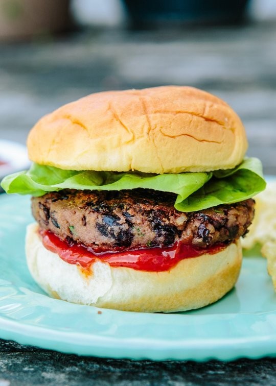 Black bean burgers with chipotle ketchup