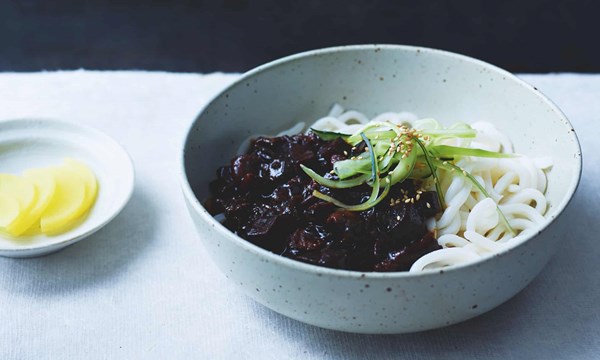 Black bean noodles (Jajang-myeon)