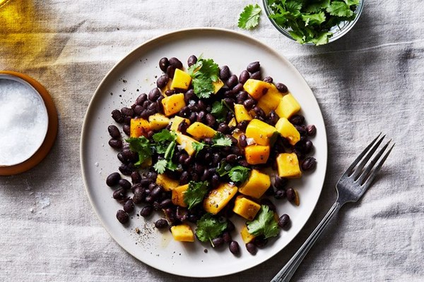 Black bean with mango and chile powder salad