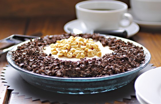 Black-bottom peanut butter freezer pie
