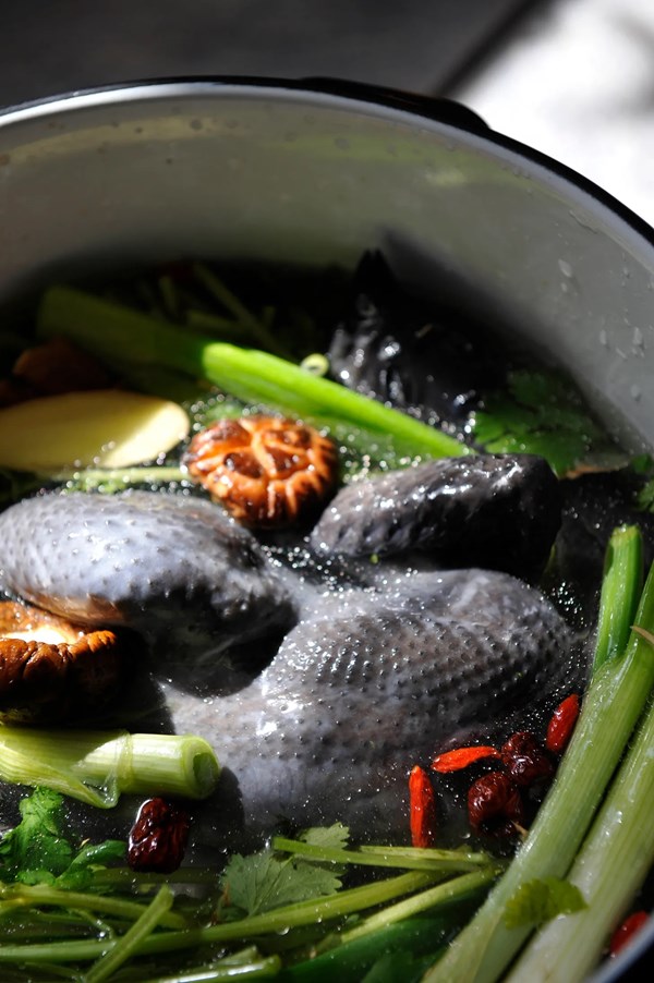 Black chicken soup [Lillian Chou]