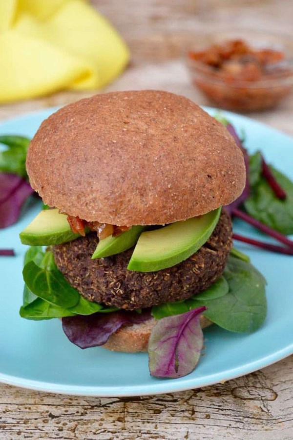 Black chickpea and red quinoa burgers with prunes