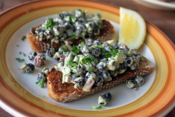 Black chickpea crostini