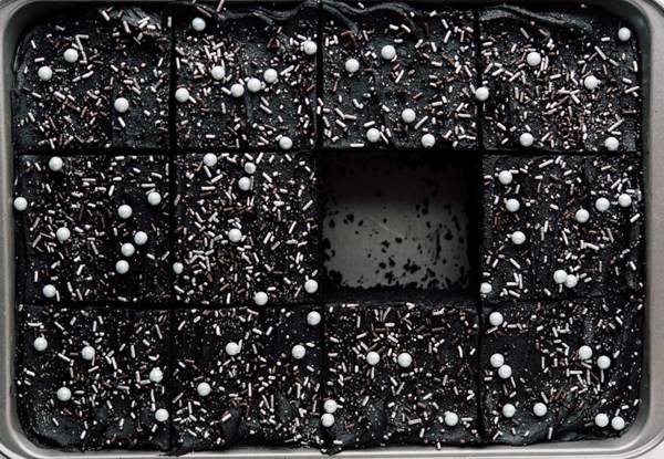 Black cocoa chocolate cake 