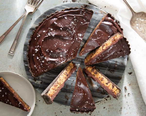 Black cocoa tart dough