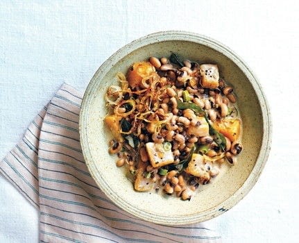 Black-eyed beans and squash in coconut milk
