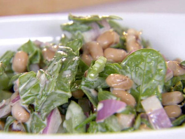 Black-eyed pea and spinach salad