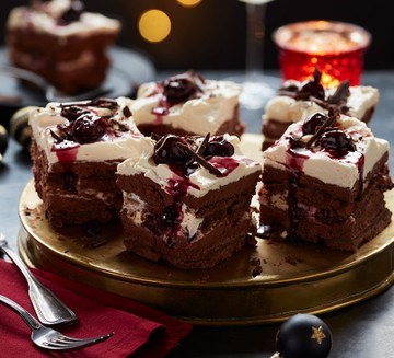 Black Forest fridge cake