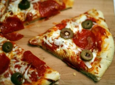 Black pepper & garlic pizza dough