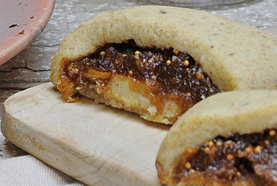 Black pepper and vanilla fig rolls