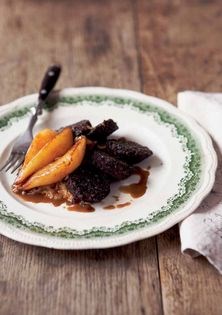 Black pudding with pears (Boudin noir aux poires)