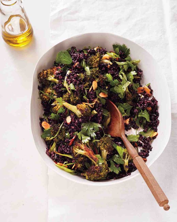 Black rice and broccoli with almonds