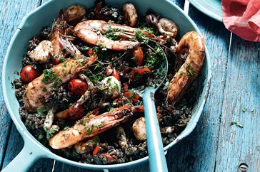 Black rice paella