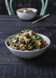 Black rice, peanut, tofu and mango salad