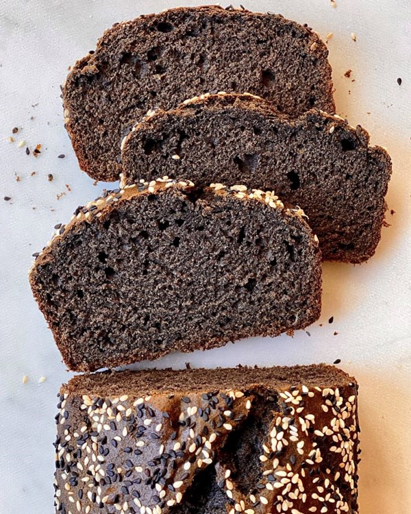 Black sesame banana bread 