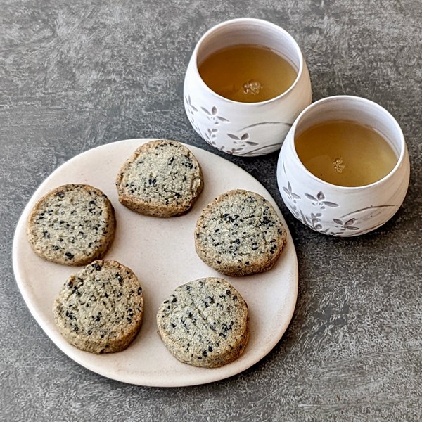 Black sesame cookies (Kuro goma kukkī)