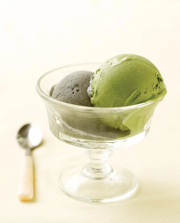 Black sesame ice cream