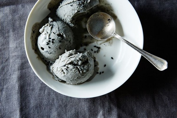 Black sesame seed ice cream