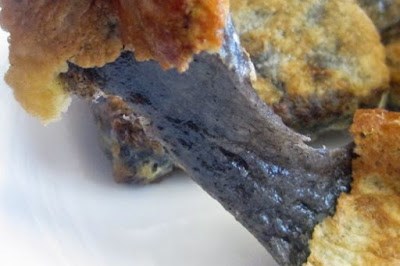 Black sesame year cakes (Hēimá niángāo / 黑麻年糕)