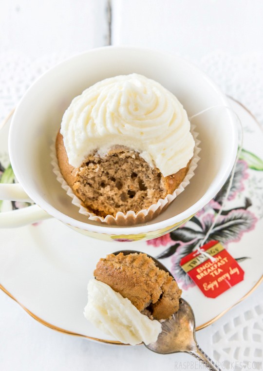 Black tea cupcakes with lemon icing